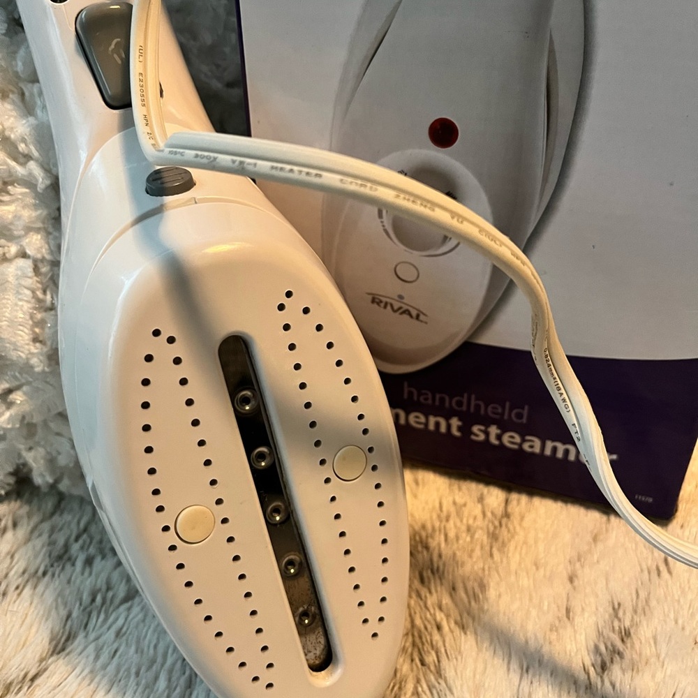 Rival Hand Held Clothes Steamer - Picture 3 of 6
